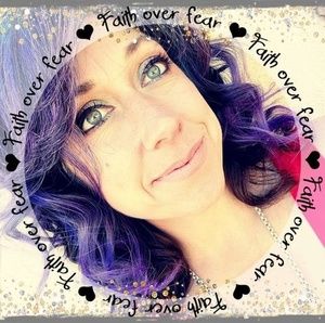 Meet your Posher, Carla